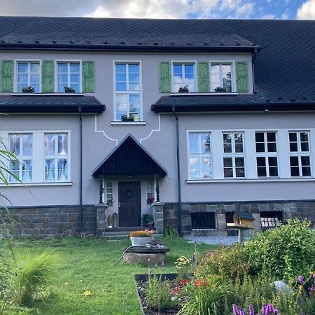 Apartmány Česká Škola Lipova  Esterno foto