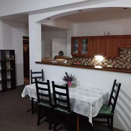 Apartmány Česká Škola Lipova  Esterno foto